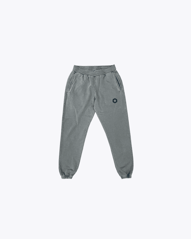 Reimagine the feeling of classic sweatpants. With our cotton sweatpants, everyday essentials no longer have to be ordinary.